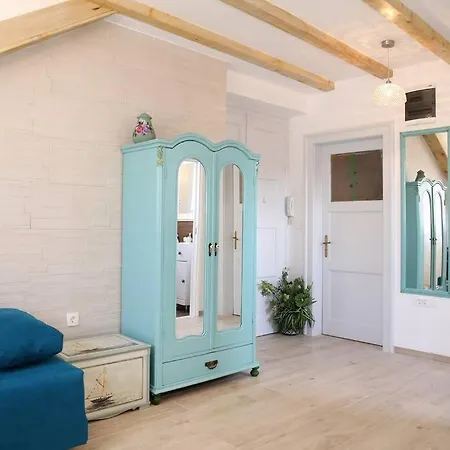 Barbara's Inheritance Apartment *