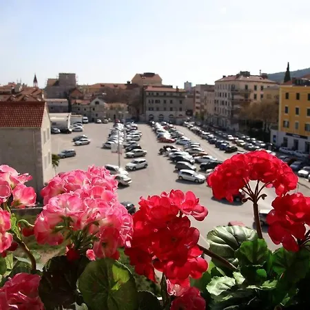 Barbara's Inheritance * ספליט